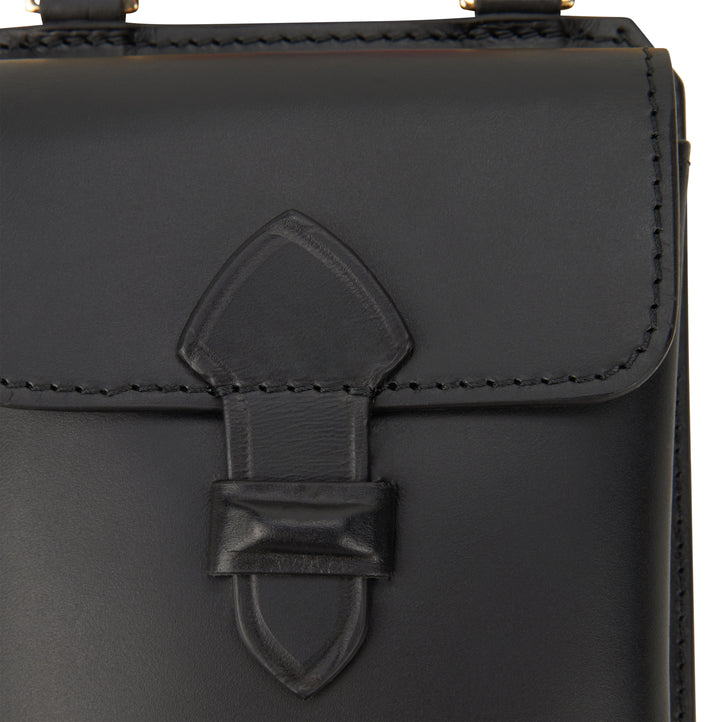 <tc>Black Vicky</tc>